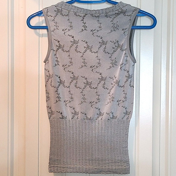 Sleeveless top - Picture 4 of 6